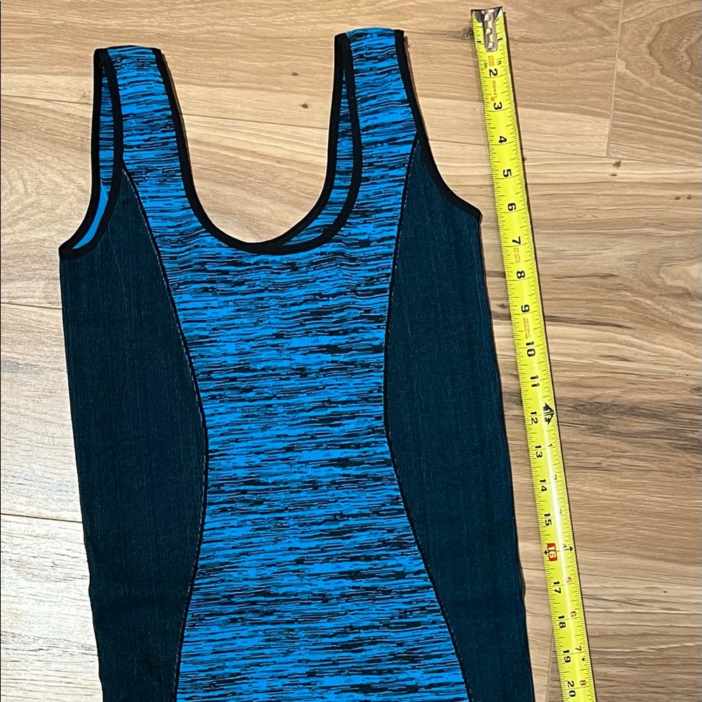 G. By Guess M/L stretch body form fitting dress